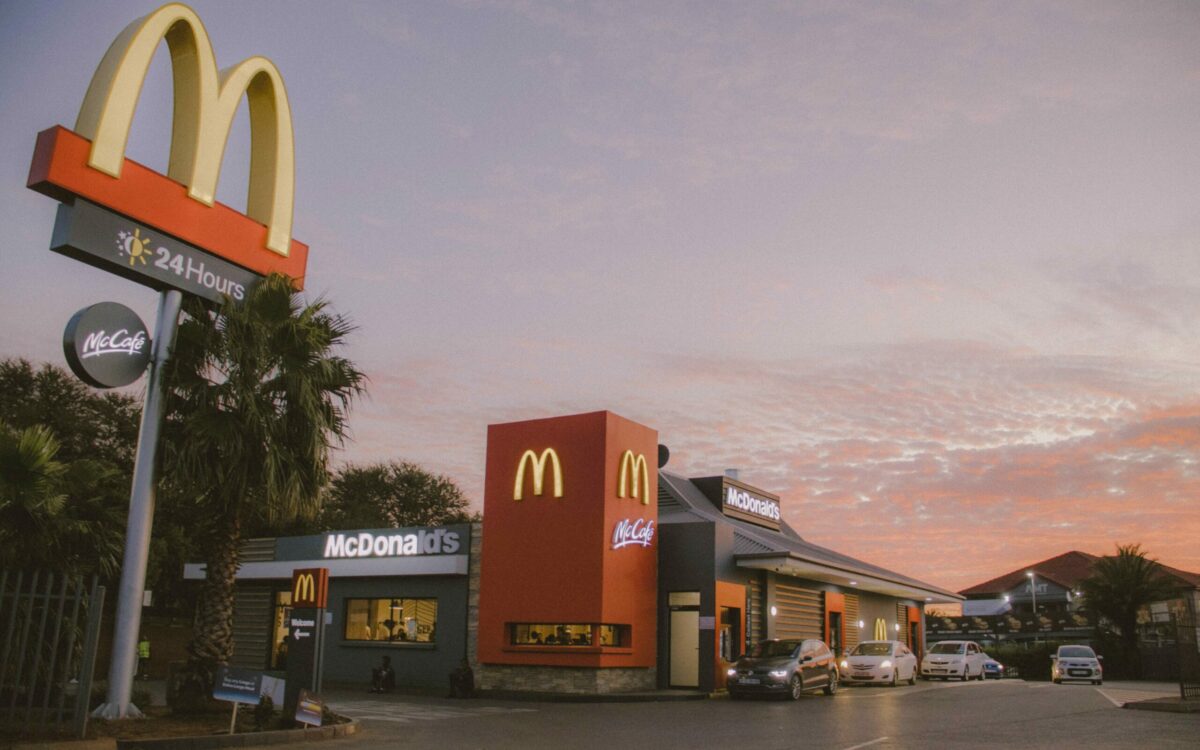Triple Net Lease: Investor Pros & Cons | Lev